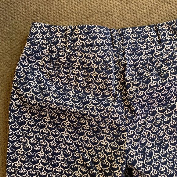 Ladies Talbots The Perfect Crop Blue White Print Capri Cropped Pants Size 6P - Picture 10 of 10